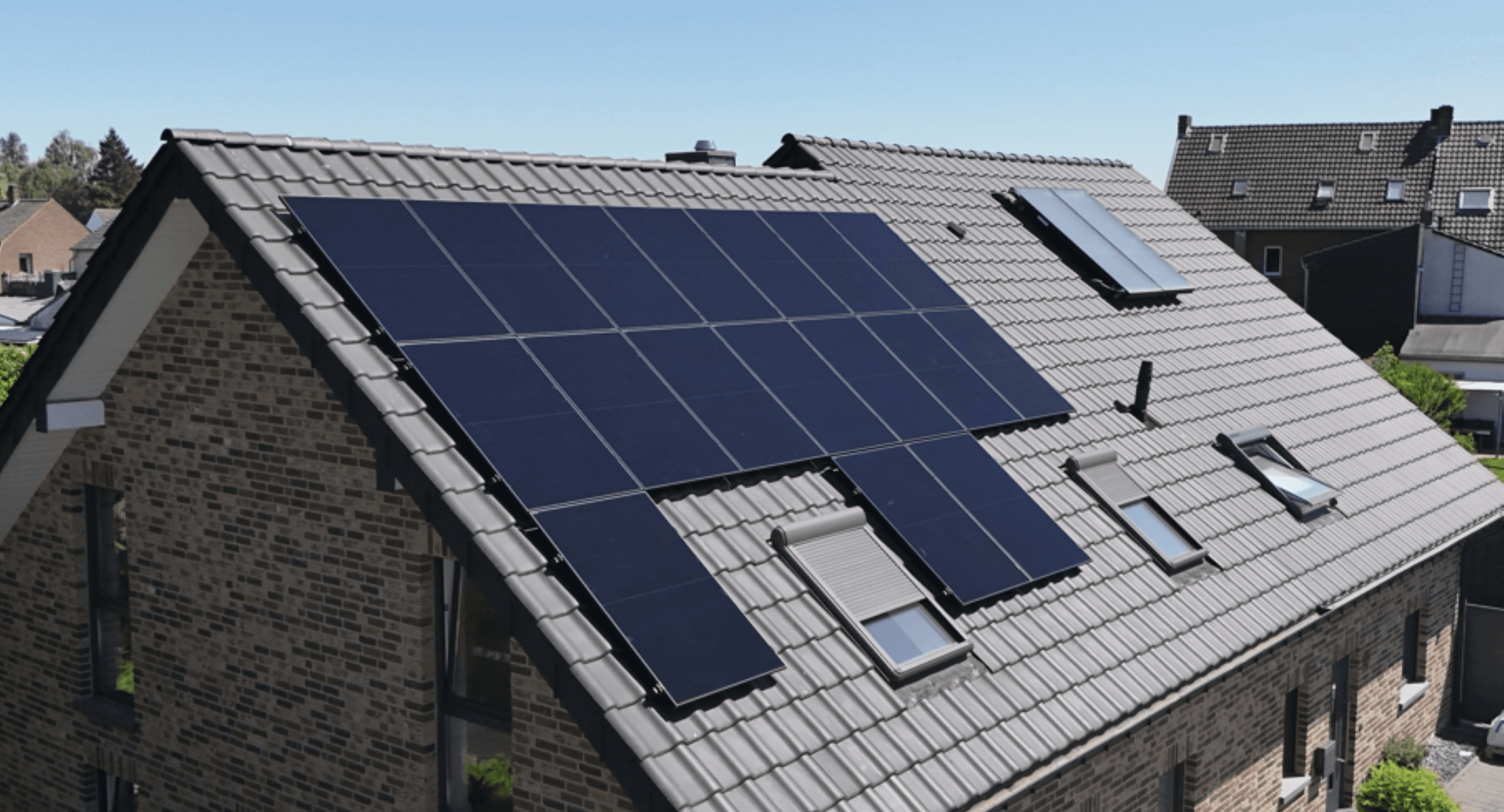 PV-Anlage auf Hausdach am Niederrhein