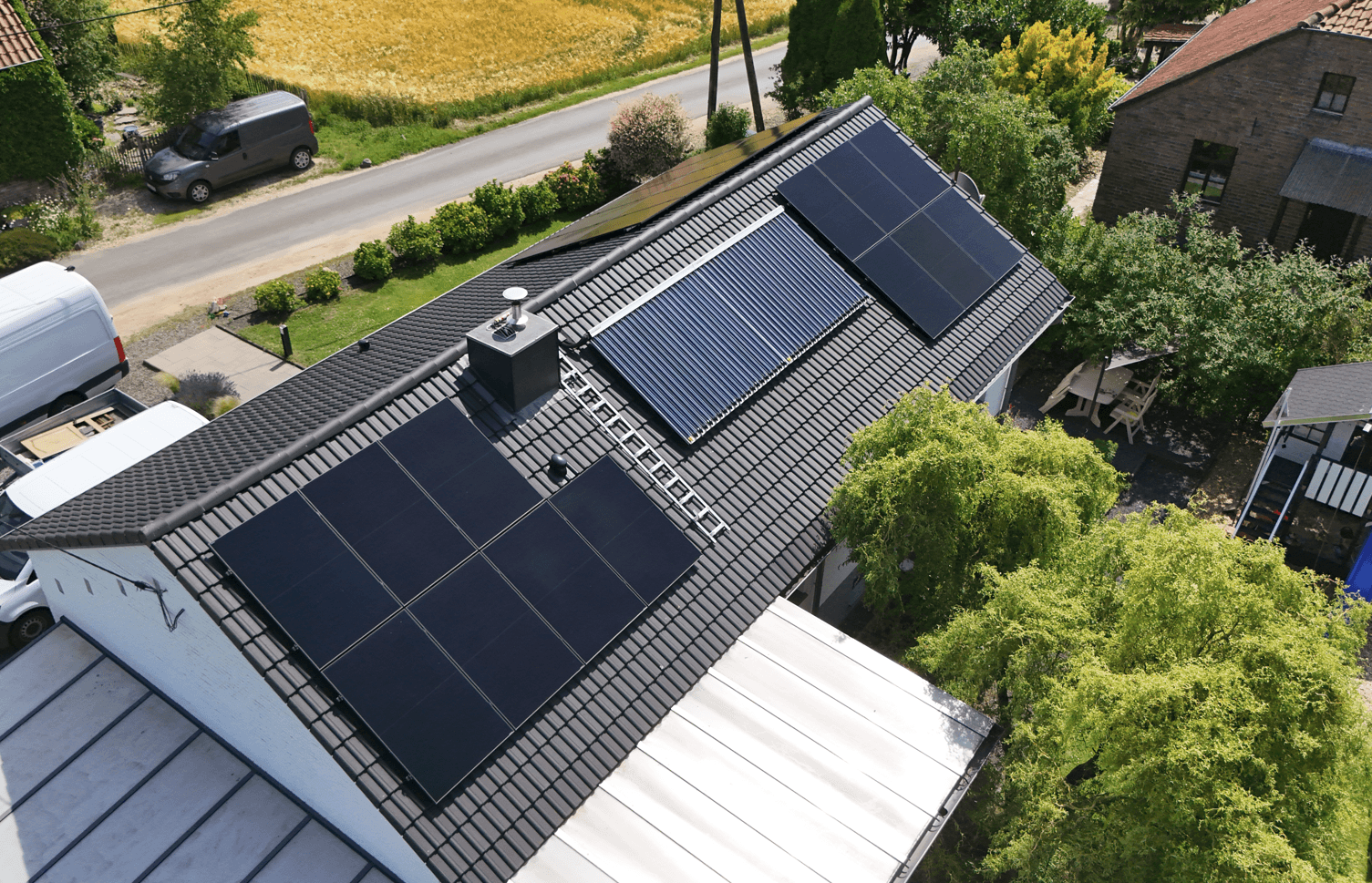 Solaranlage auf Hausdach – PEAK.Energy