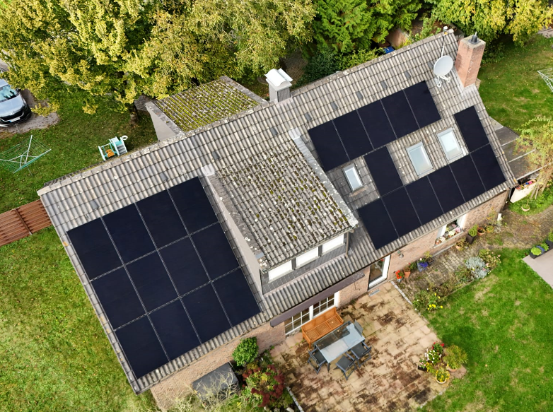 Photovoltaikanlage, 15 kWp, 9,6 kWh Speicher in Alpen