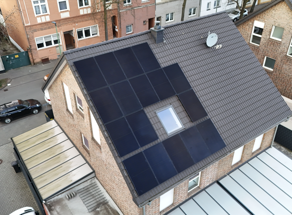Photovoltaikanlage, 7,7 kWp, 16 kWh Speicher in Duisburg