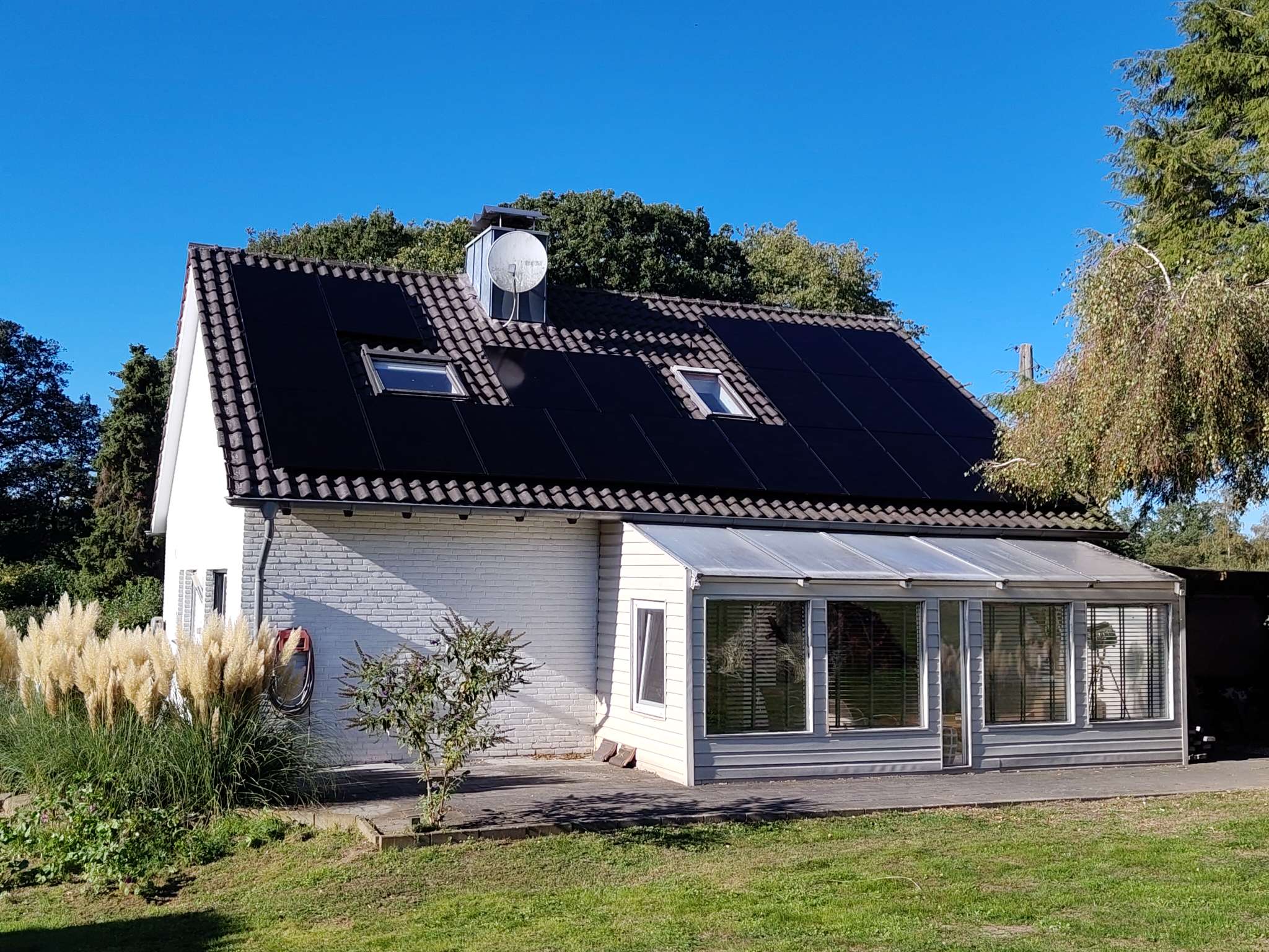 9,4 kWp Photovoltaik mit 10,1 kWh Speicher in Kleve: 9,4 kWp Photovoltaik und 10,1 kWh Speicher in Kleve