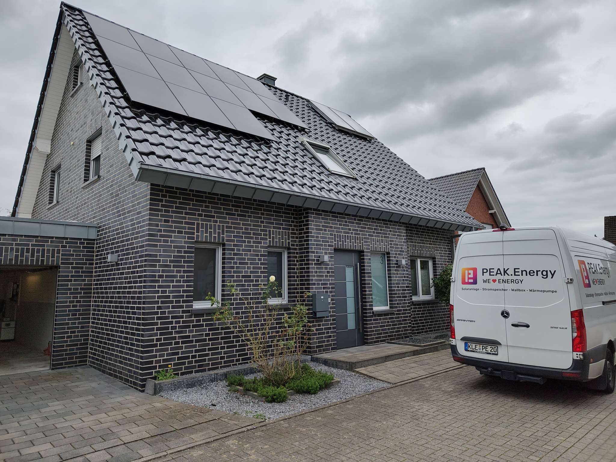 9,4 kWp Photovoltaik mit 10,1 kWh Speicher in Sonsbeck: 9,4 kWp Photovoltaik und 10,1 kWh Speicher in Sonsbeck