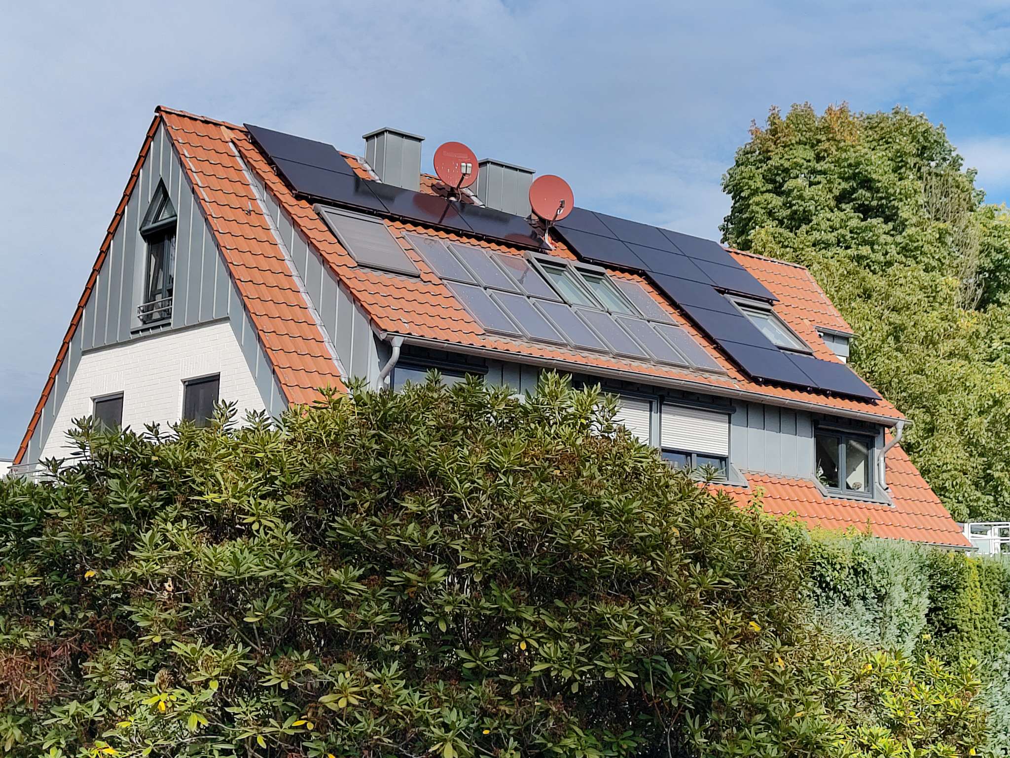11,3 kWp Photovoltaik mit 15,2 kWh Speicher in Duisburg: 11,3 kWp Photovoltaik und 15,2 kWh Speicher in Duisburg