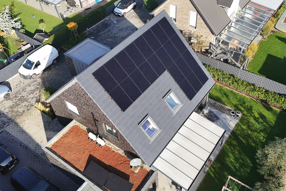 10,3 kWp Photovoltaik mit 10,1 kWh Speicher in Bedburg-Hau: 10,3 kWp Photovoltaik und 10,1 kWh Speicher in Bedburg-Hau